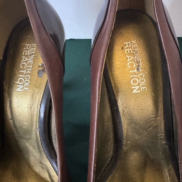 A cute addition to your shoe collection! Kenneth Cole Leather Heels Size 6.5 - Picture 4 of 16